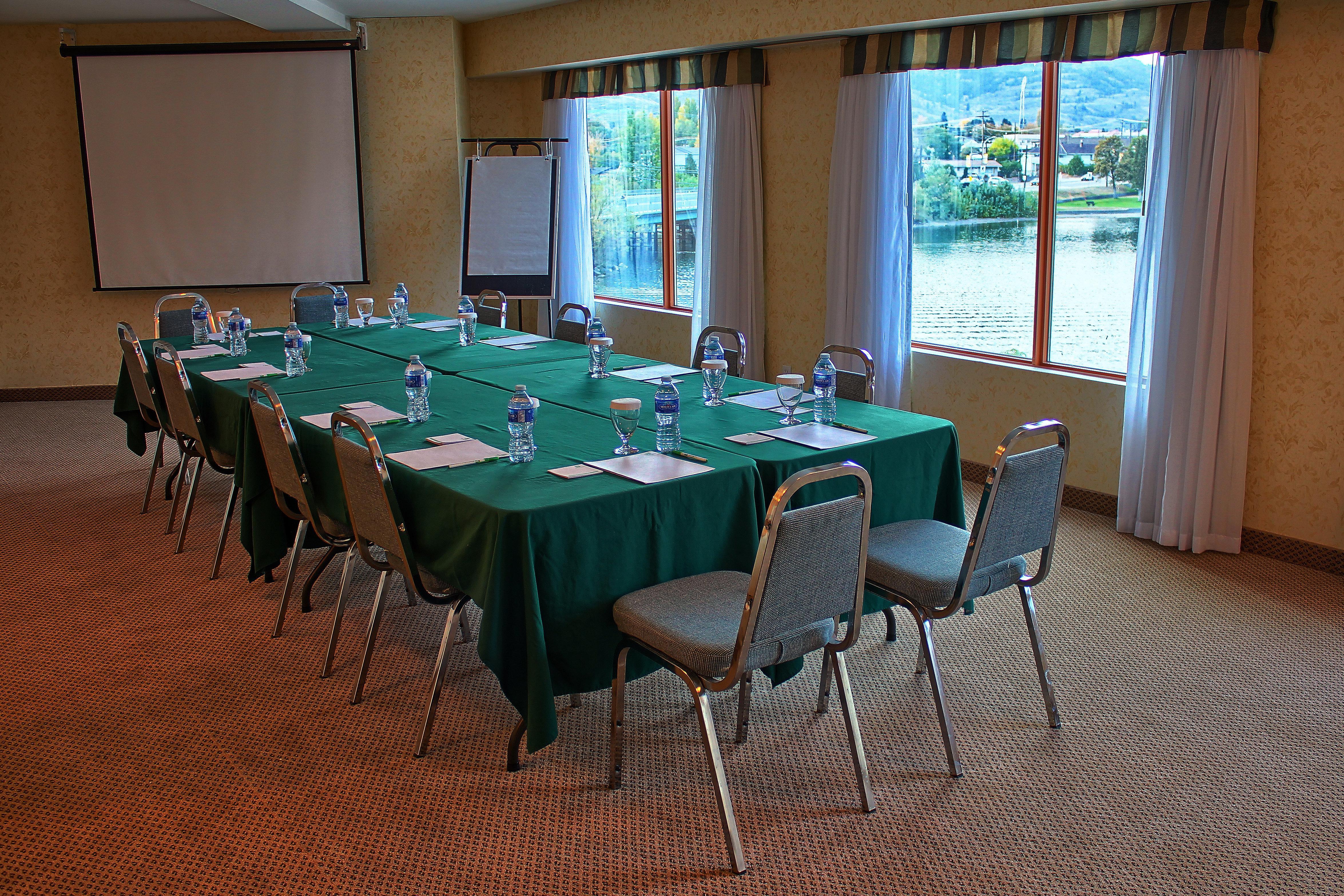 Holiday Inn Hotel & Suites Osoyoos By Ihg Dış mekan fotoğraf