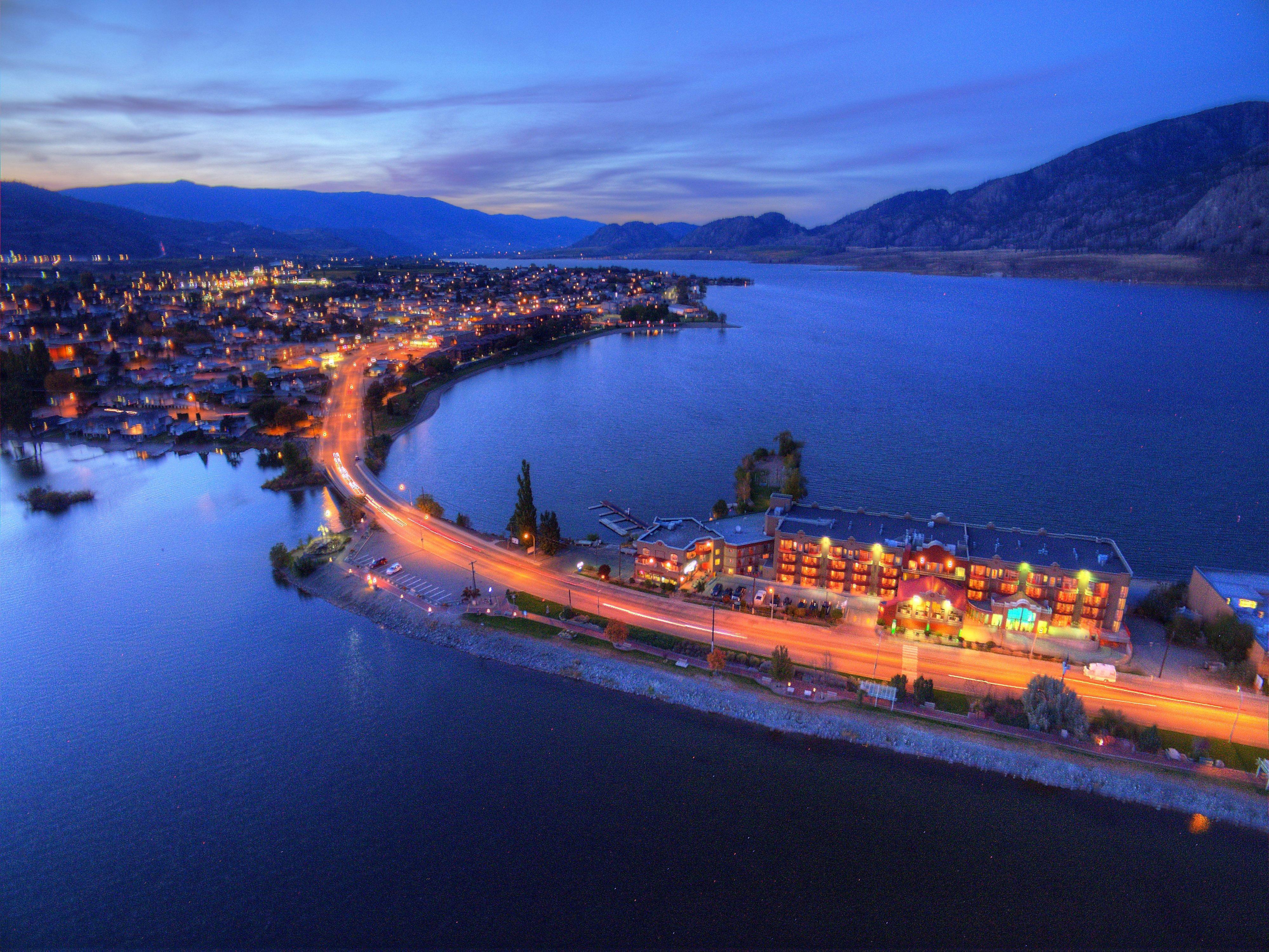 Holiday Inn Hotel & Suites Osoyoos By Ihg Dış mekan fotoğraf