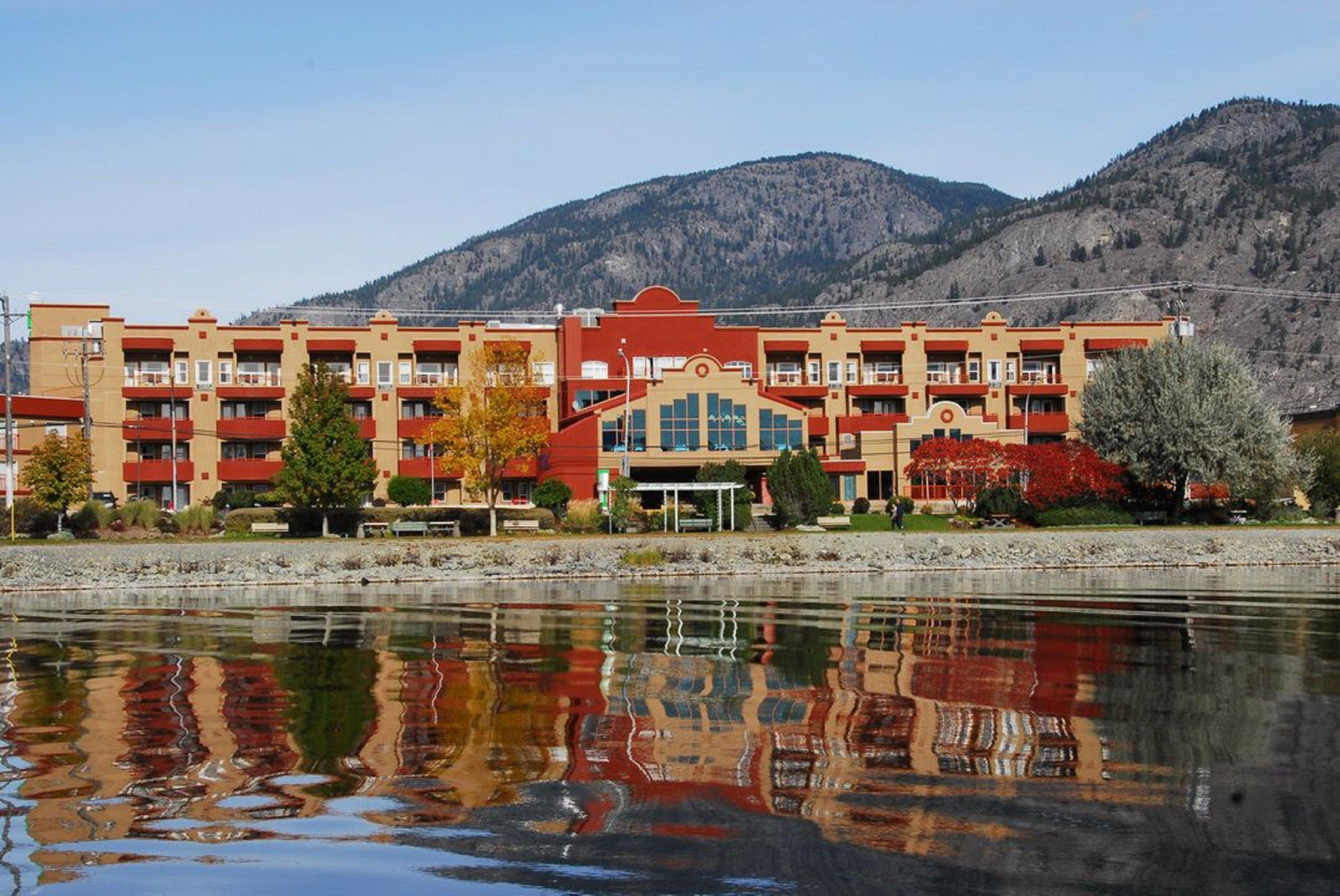 Holiday Inn Hotel & Suites Osoyoos By Ihg Dış mekan fotoğraf